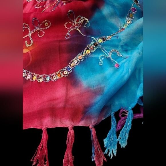 Hand-Made Wrap or Shawl Embroidered Sequined Tie-Dyed Fringe  45" x 65" - Picture 12 of 15